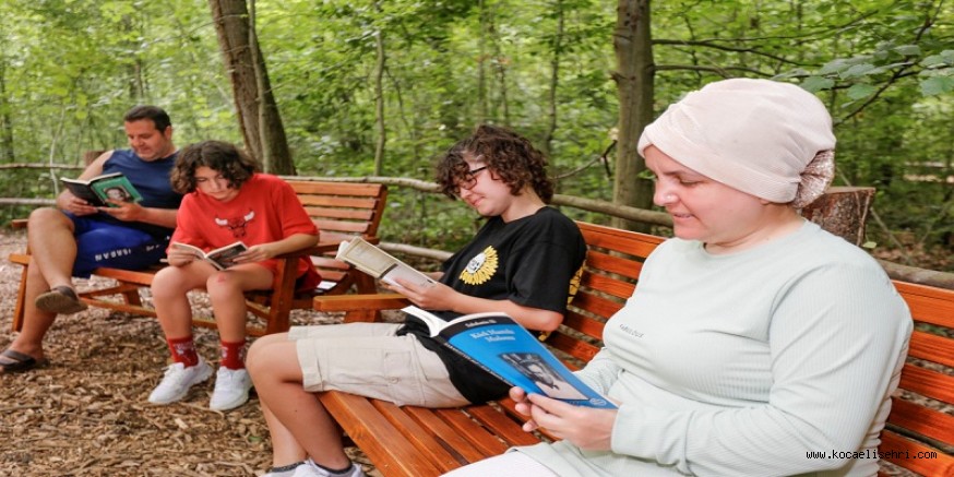 Ormanya Kütüphanesinde okuma keyfi bambaşka