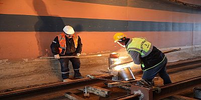 Alikahya Stadyum Tramvay Hattında rayların kaynakları yapılmaya başlandı