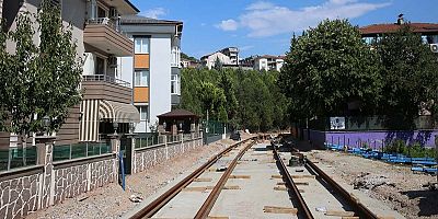 Alikahya Tramvay Hattında raylar döşeniyor