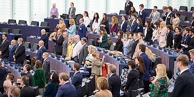 Avrupa Konseyinde depremzedeler için saygı duruşu