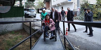 Büyükakın engelli çocuğun rampa isteğini yerine getirdi
