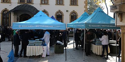 Büyükşehir Atatürkün anısına ikram dağıttı