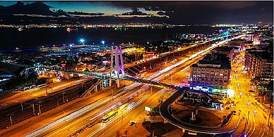 Büyükşehir geceyi gündüze çeviriyor