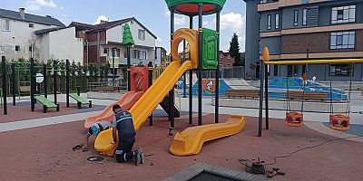 Çocuk oyun gruplarına bakım ve onarım yapılıyor