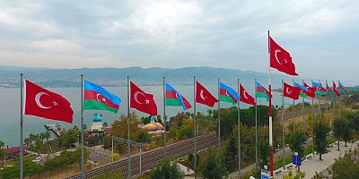 Derince´den Azerbaycan´a Bayraklı Destek