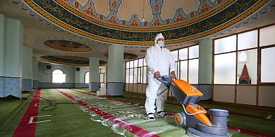 Derincede Camilerde Hijyen Mesaisi