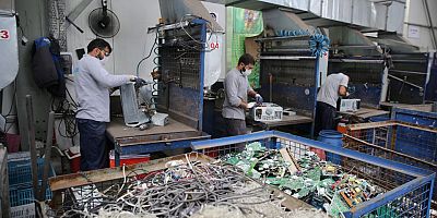 E-Atıklar toplanarak bertaraf ediliyor