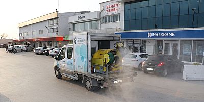 Eczaneler Parklar Huzurevleri dezenfekte edildi