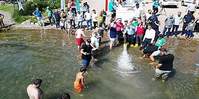 EŞMEDE SAPANCA GÖLÜNE 100 BİN SAZAN SALINDI