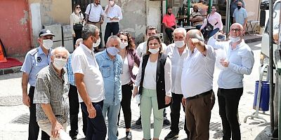 Hürriyet Esnafı ziyaret etti Maske dağıttı