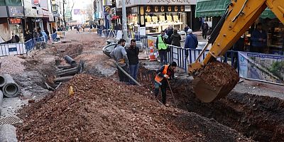 FETHİYE CADDESİ’NDE ÇALIŞMALAR TÜM HIZIYLA SÜRÜYOR