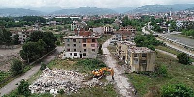 Gölcük Denizevlerde 40 Bina Yıkılıyor