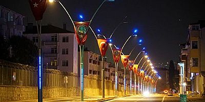 Gölcük Mareşal Fevzi Çakmak Caddesi Artık Işıl Işıl	