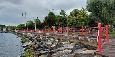 Gölcük Ulaşlı Sahil Parkı yenileniyor