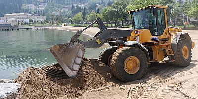 Gölcük ve Karamürsel'de plajlara kum seriliyor