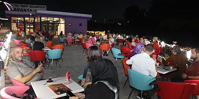 Gülümse Kafe Lavanta yaza merhaba dedi
