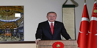 “İnsanlığın ortak mirası olan Ayasofya, yeni statüsüyle herkesi kucaklamaya çok daha samimi, çok daha özgün şekilde devam edecektir”
