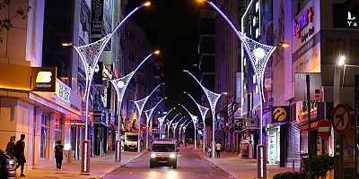 İzmit Alemdar Caddesi ışıl ışıl oldu