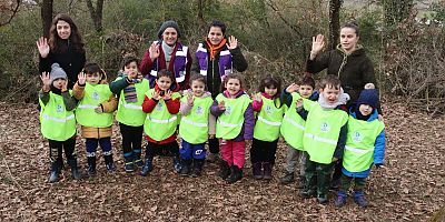 İzmit Belediyesi Orman Okulu ile minikler hem eğleniyor hem keşfediyor