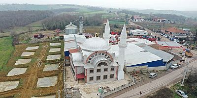 İzmit Belediyesinin yapımını üstlendiği Tepebaşı Merkez Camiinde sona doğru