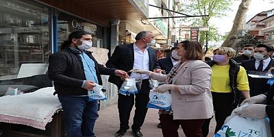 İzmit Esnafına Sağlık Kiti Desteği