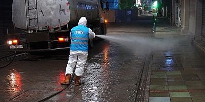 İZMİT’İN KALBİ DEZENFEKTE EDİLDİ