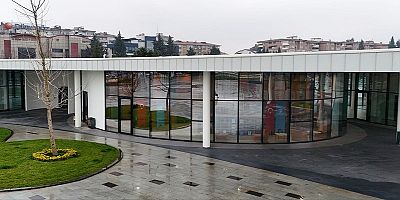 İzmit Sanat Kafe Başkan Büyükakının söyleşisiyle açıldı