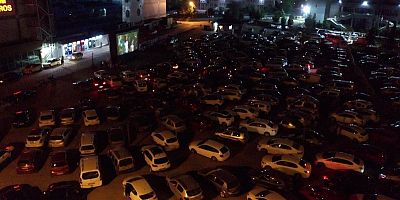 İzmit’te korona günlerinde arabalı sinema keyfi