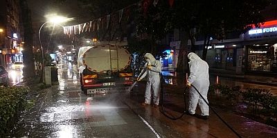 İzmitin dört bir yanı dezenfekte edildi