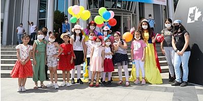 İzmitli çocuklar belediye meydanı'nda stres attı