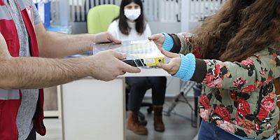 İzmitte öğrenciler tabletlerine kavuştu