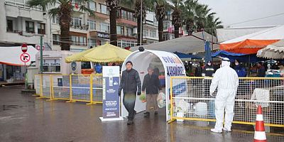 Karamürselde Pazara Dezenfeksiyon Tüneli