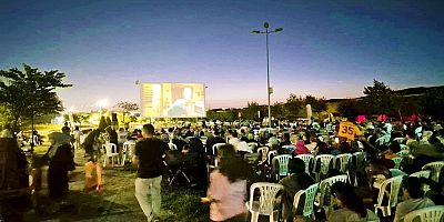 Kartepe Belediyesinden Yaz Akşamlarına Renk Katan sinema Etkinlikleri