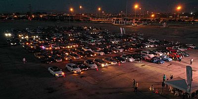 Kartepe’de arabada sinemaya yoğun ilgi