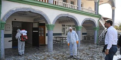 KARTEPE´DE HER YER DEZENFEKTE EDİLİYOR 