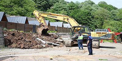 Kartepede Kaçak Bungalovlar Yıkıldı