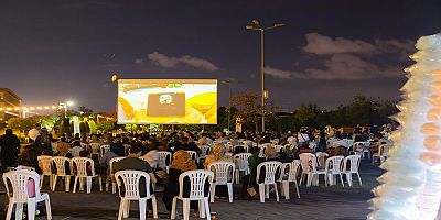 Kartepede Yaz Akşamlarına Sinema Keyfi