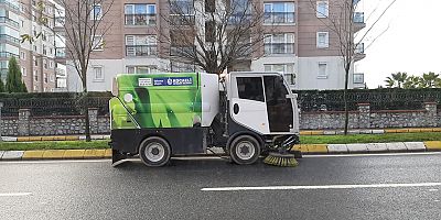 Kocaeli’de yollar düzenli olarak temizleniyor