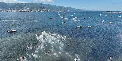 KOCAELİNİN İKİ YAKASI YÜZLERCE YÜZÜCÜYLE BİRLEŞTİ