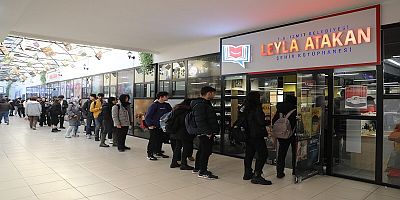 Leyla Atakan Kütüphanesi gençlerin birinci adresi oldu
