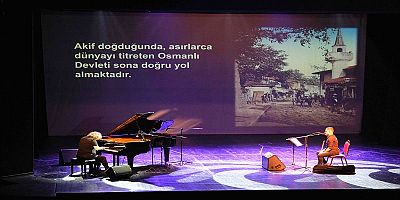 Mehmet Akif Ersoy dinleti ve tiyatro ile anıldı