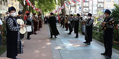 Mehteran takımı İstanbul’un fethi için yürüdü