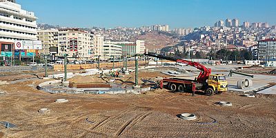 Milli İrade Meydanında çelik konstrüksiyon montajı yapılıyor