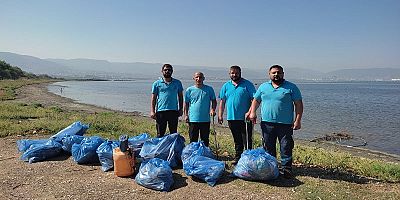 Sahil şeritlerinde düzenli olarak temizlik yapılıyor