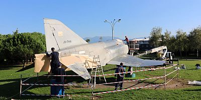 Seka Park’taki F4 uçağı bakıma alındı