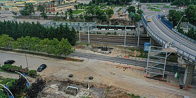 Sekapark’taki yaya geçidinde çalışmalar sürüyor