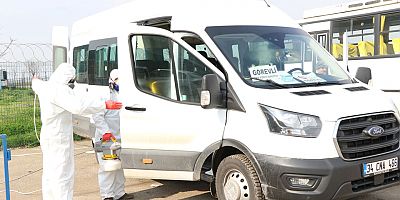 Servis araçları dezenfeksiyon ediliyor