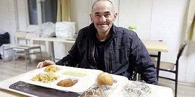 Sokakta kalan adama yardım edildi