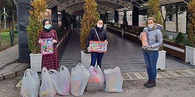 Tedavi gören çocuklara oyuncak