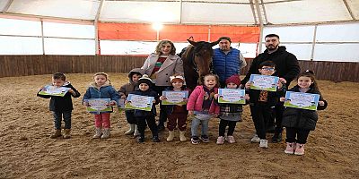 Ücretsiz at biniş eğitimleri devam ediyor